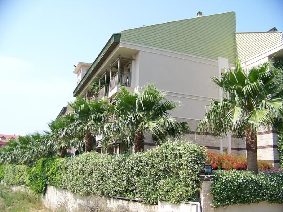 Hotel von der Straße aus Can Garden Resort