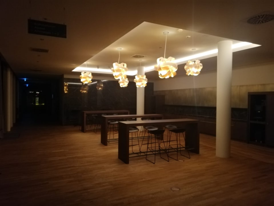 Lobby INFINITY Hotel & Conference Resort Munich