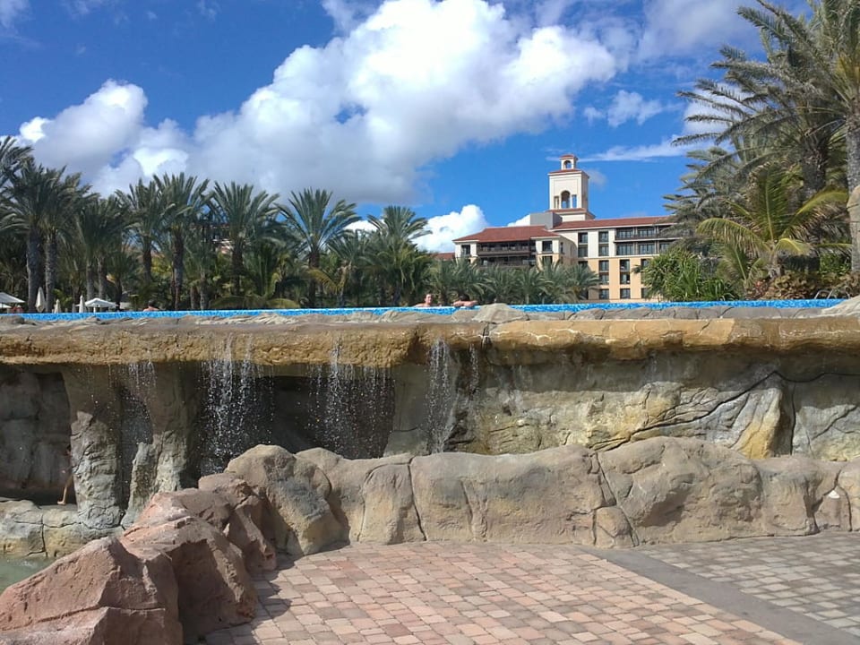 Außenansicht auf den Pool Lopesan Costa Meloneras, Resort & Spa