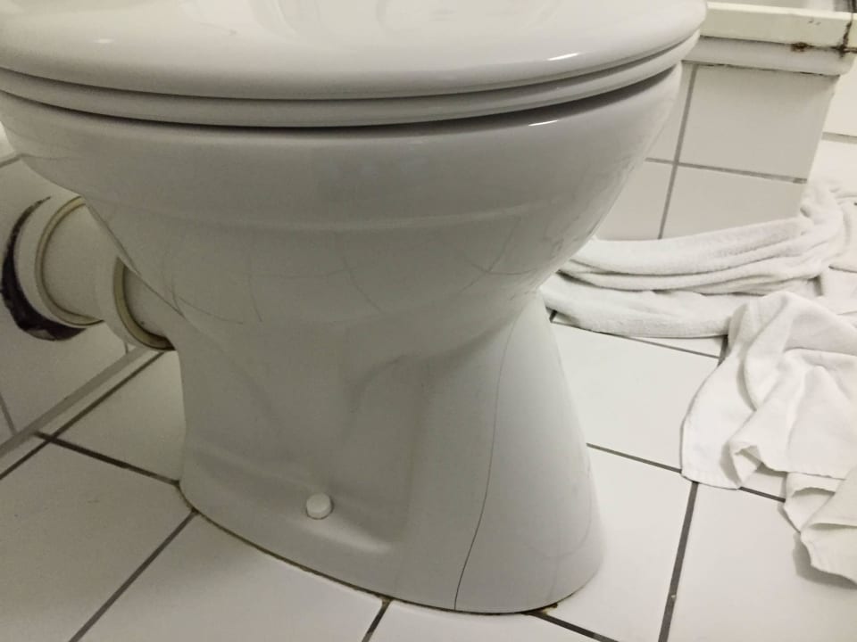 Defekte Toilettenschüssel St.Joseph Hotel Hamburg St.Pauli Kiez Reeperbahn