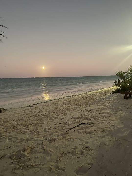 Strand Neptune Pwani Beach Resort & Spa