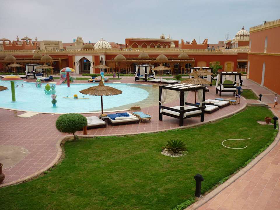 Blick vom 800er  Block auf den Kinderpool Pickalbatros Alf Leila Wa Leila Resort - Neverland Hurghada