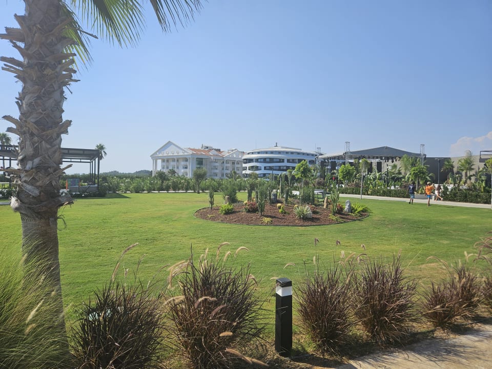 Gartenanlage Jacaranda Luxury Resort