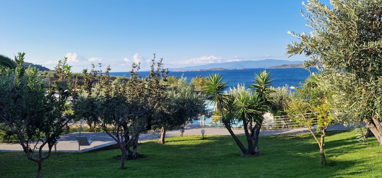 Außenansicht Akrathos Beach Hotel