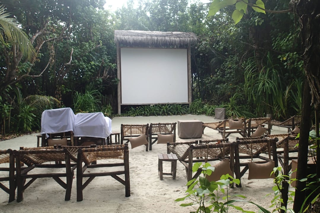 Dschungel Kino Gili Lankanfushi Resort
