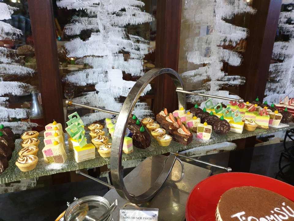 Gastro Pandanus Beach Resort & Spa