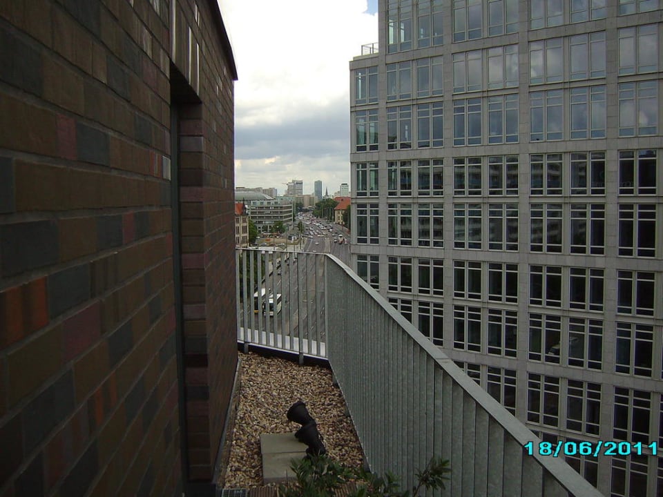 Minibalkon im 9.Stock Motel One Berlin-Spittelmarkt