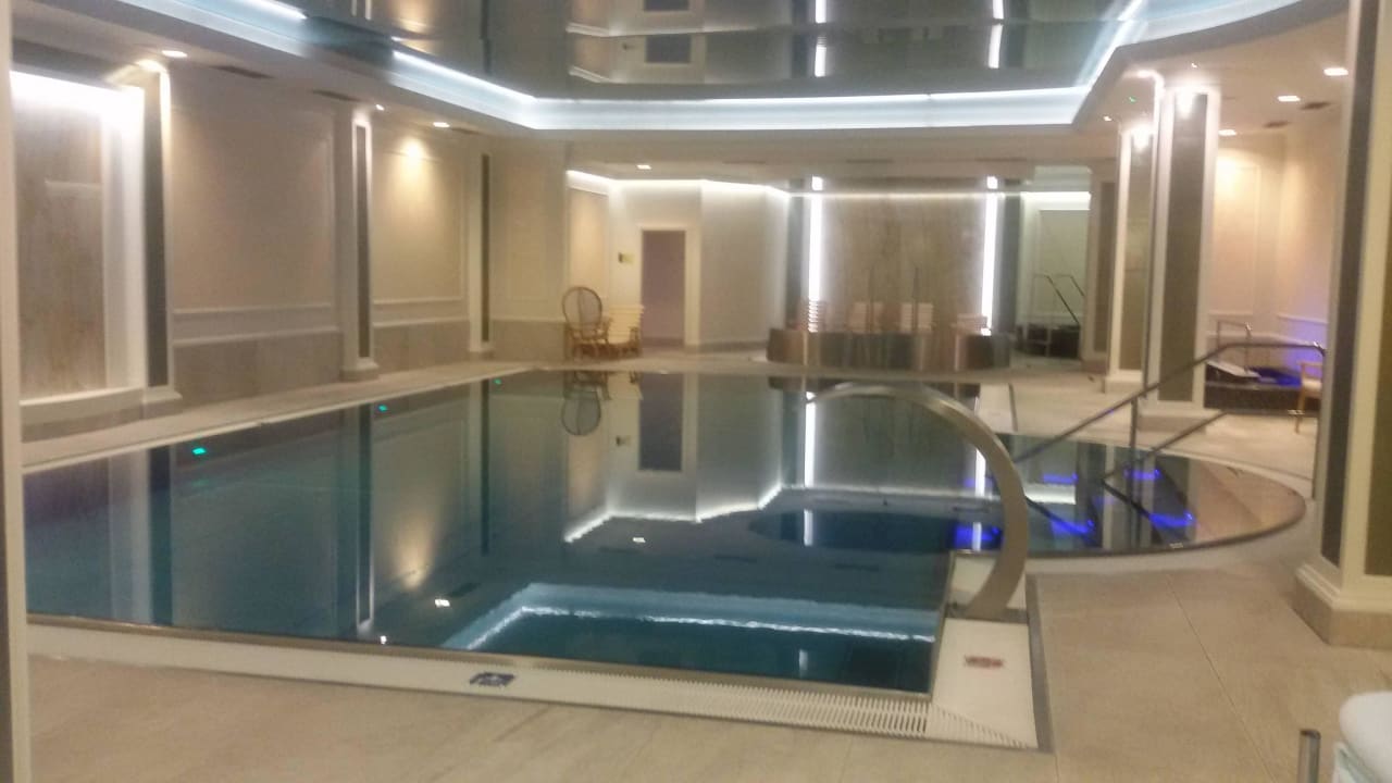 Pool und Whirlpool Hotel Richmond