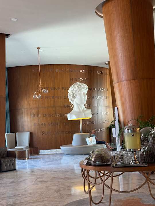 Lobby Side Star Elegance