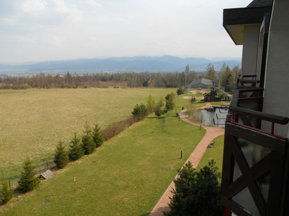 W kierunku Tatr Niskich i hali tenisowej Hotel Hubert Vital Resort