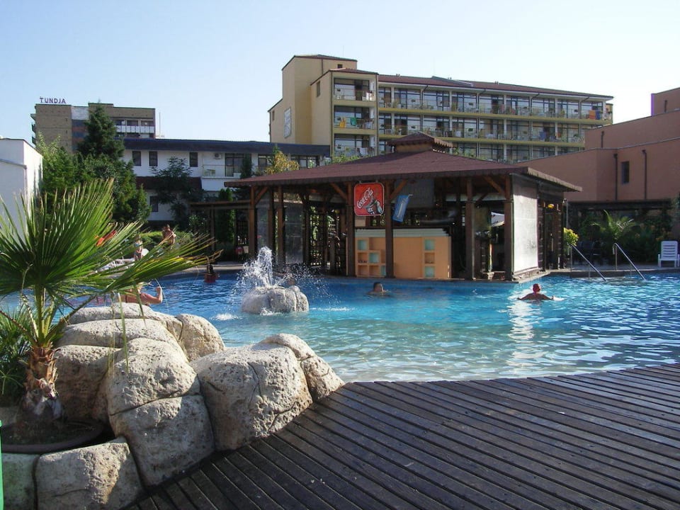 Blick auf Poolbar Hotel Trakia Plaza