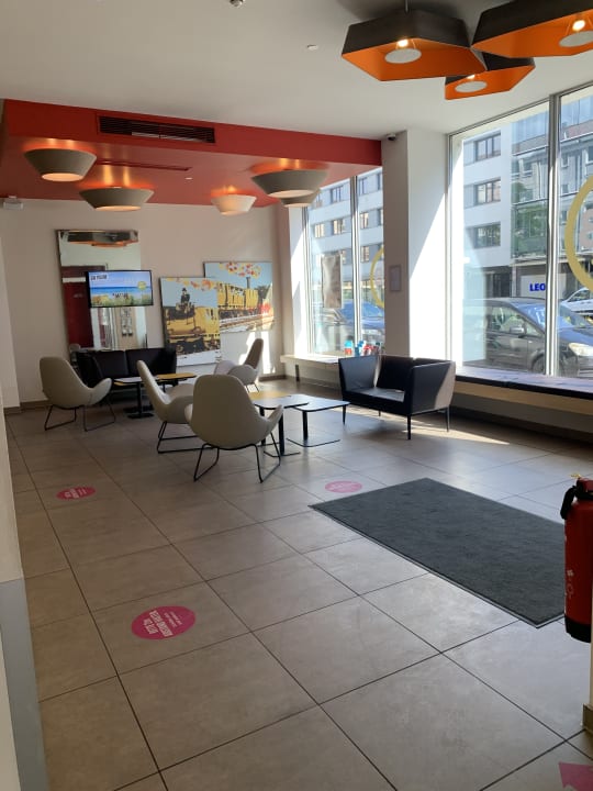 Lobby B&B Hotel Nürnberg-Hbf