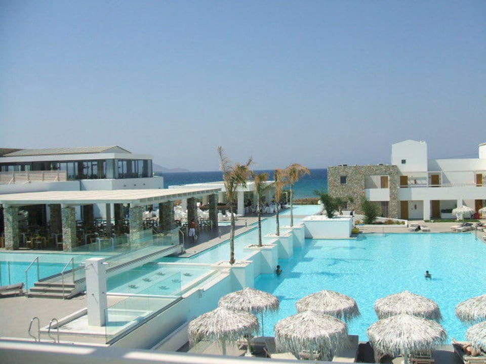 Der tolle Pool und das Restaurant Diamond Deluxe Hotel & SPA