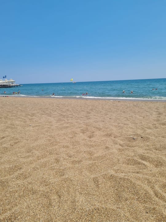 Strand Hotel Miracle Resort