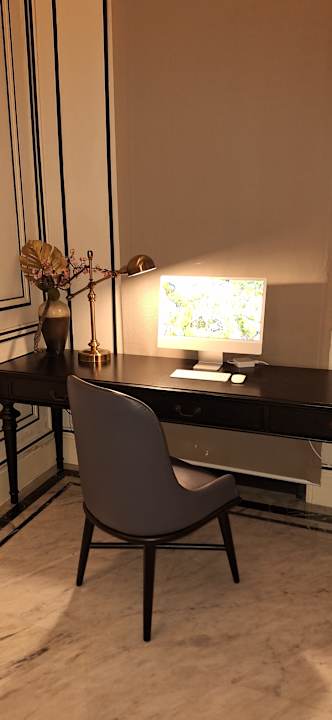 Lobby Bach Suites Saigon, a Member of Design Hotels