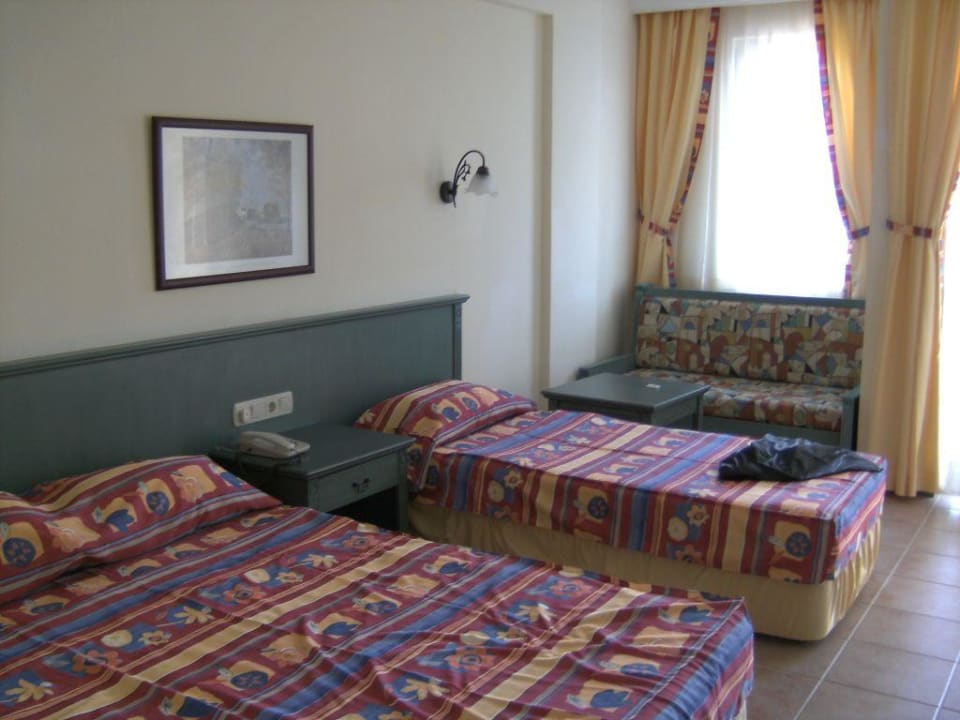 Zimmer im Nebengebäude Club Dizalya