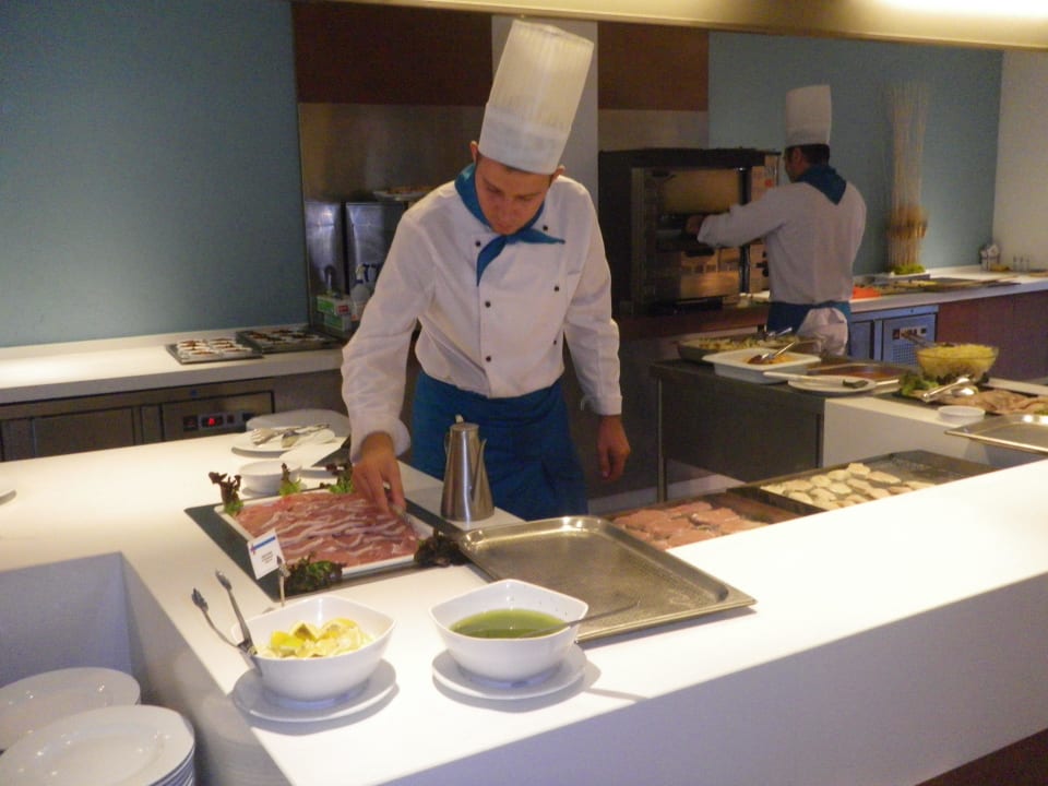 Koch bei der Arbeit JS Palma Stay