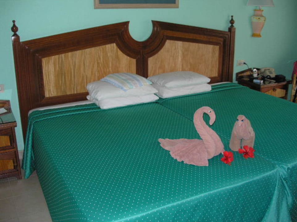 Zimmer mit Deko aus Handtüchern Hotel Riu Tequila