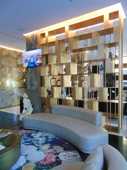 Lobby Hotel Elisa Tirana, Affiliated by Meliá