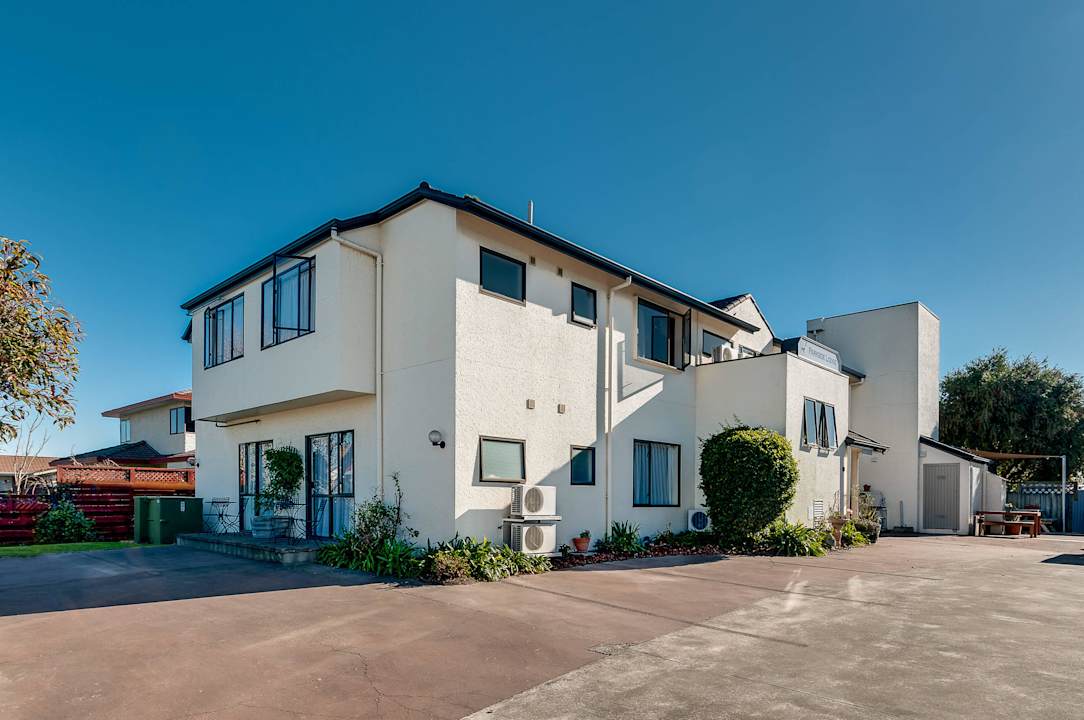 Exterior Parkside Lodge