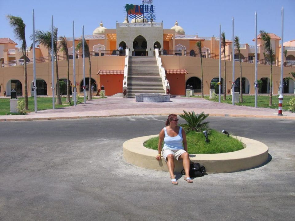 vor dem hotel Pickalbatros Aqua Park Resort - Hurghada