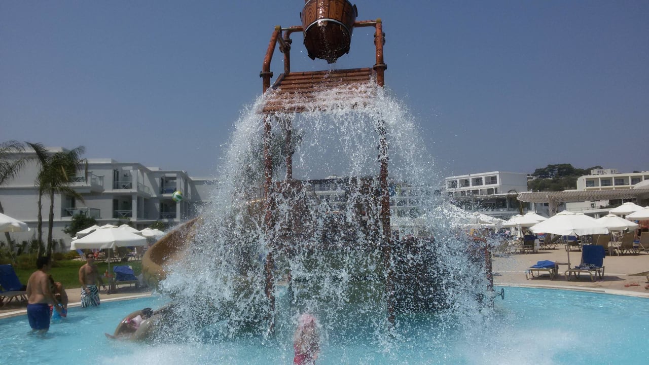 Kid's pool Asterias Beach Resort