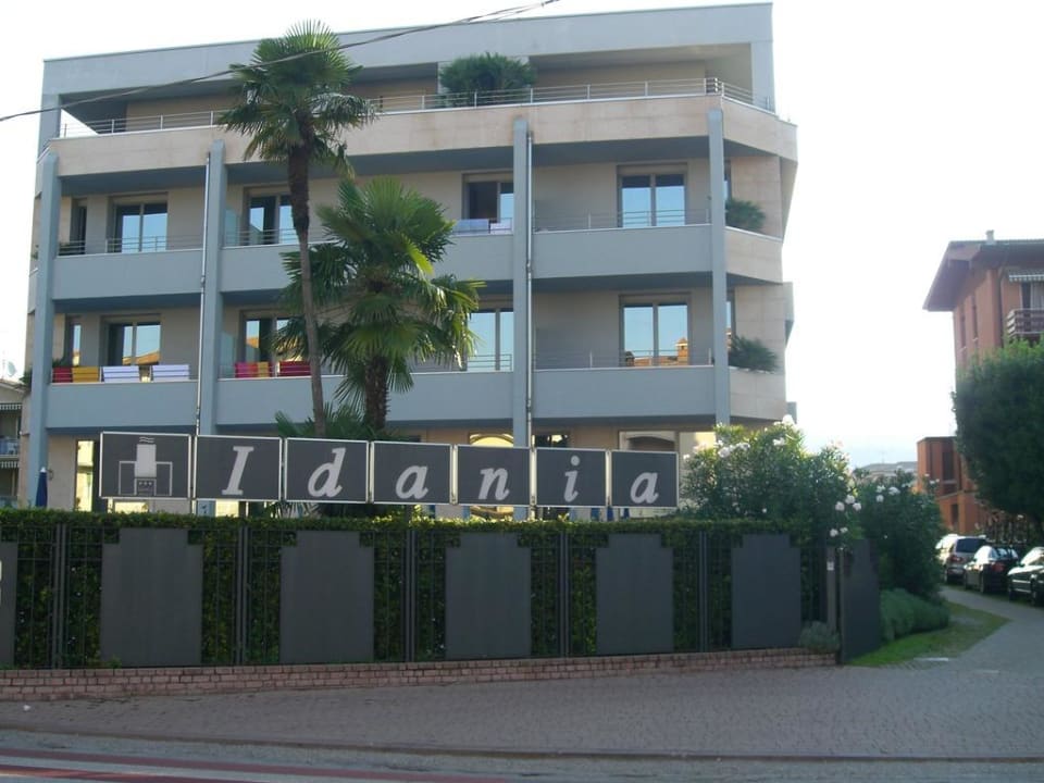 Außenansicht von der Straße Hotel Idania