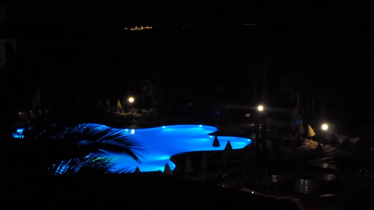 Pool bei Nacht PortoBay Blue Ocean