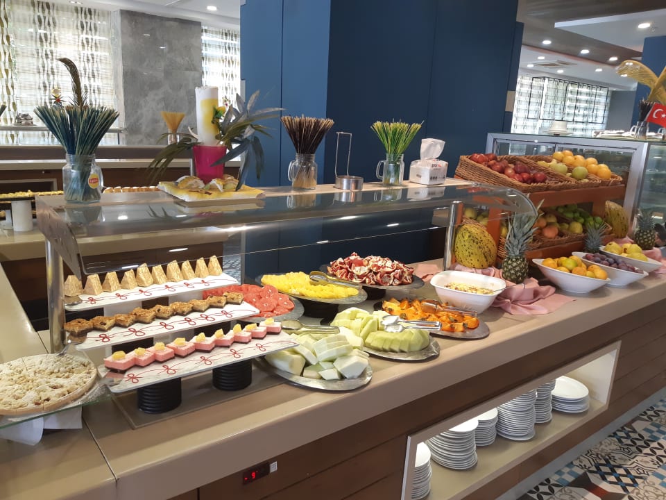 Gastro Saturn Palace Resort Hotel