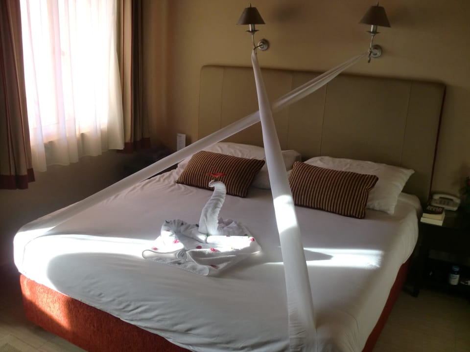 Tägliche Dekoration des Bettes Jaz Makadi Oasis Resort