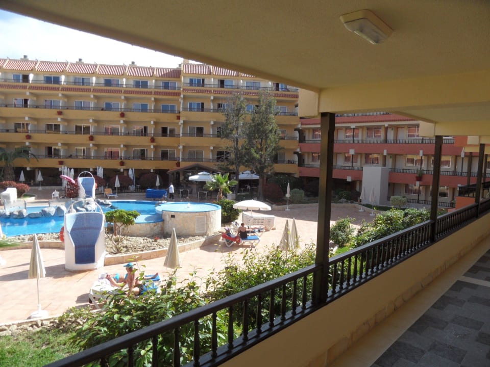 Von der Eingangstüre zum Pool HOVIMA Jardin Caleta