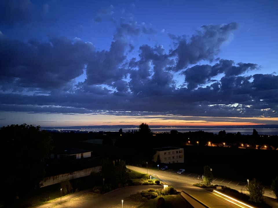 Ausblick Oberwaid - Das Hotel.