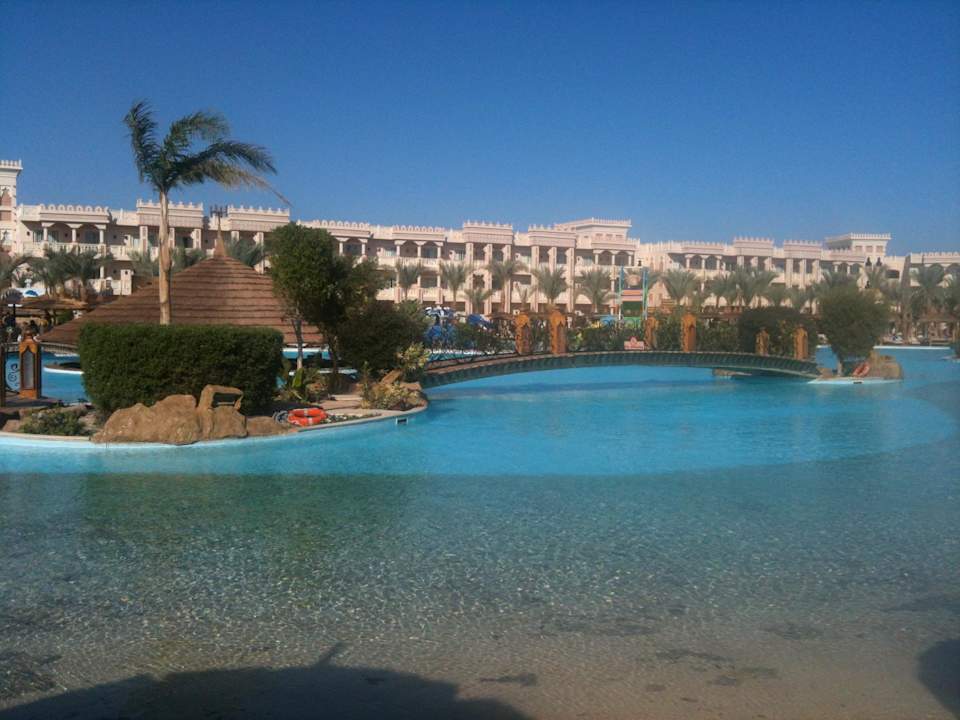 Teil der gigantischen Poolanlage Pickalbatros Palace Resort