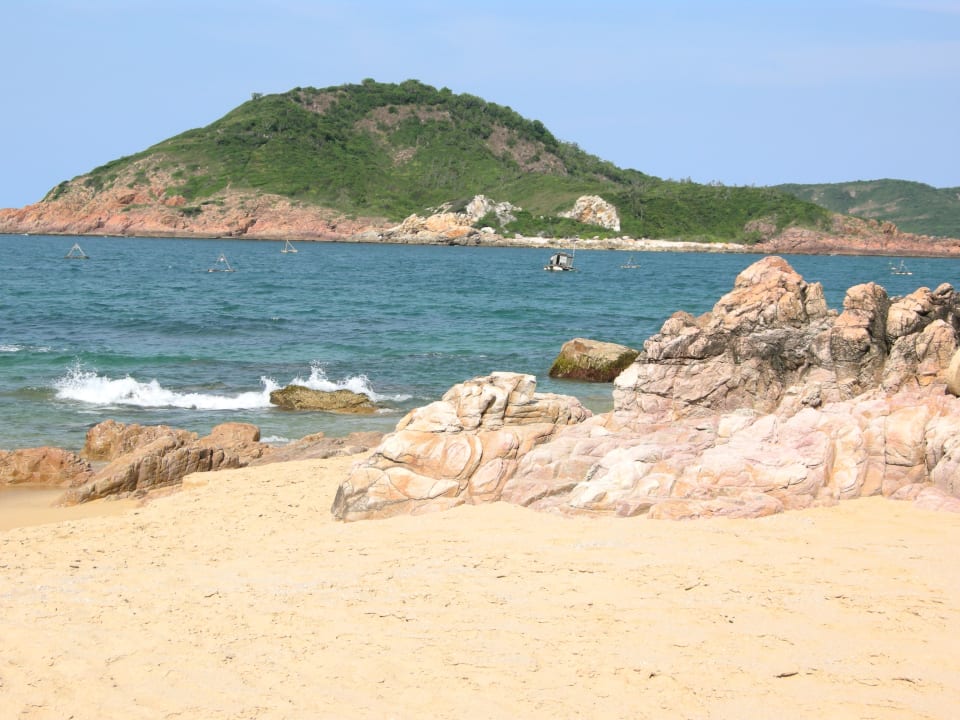 Bucht mit Insel AVANI Quy Nhon Resort & Spa