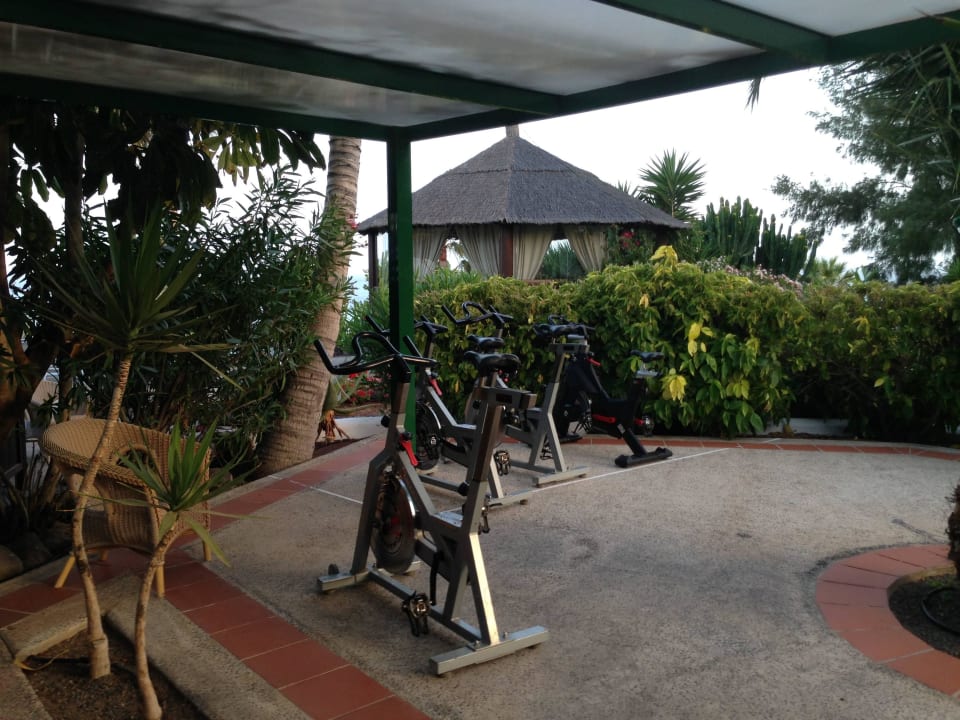 Spinningrad auf der FitnessteRrasse  ROBINSON ESQUINZO PLAYA