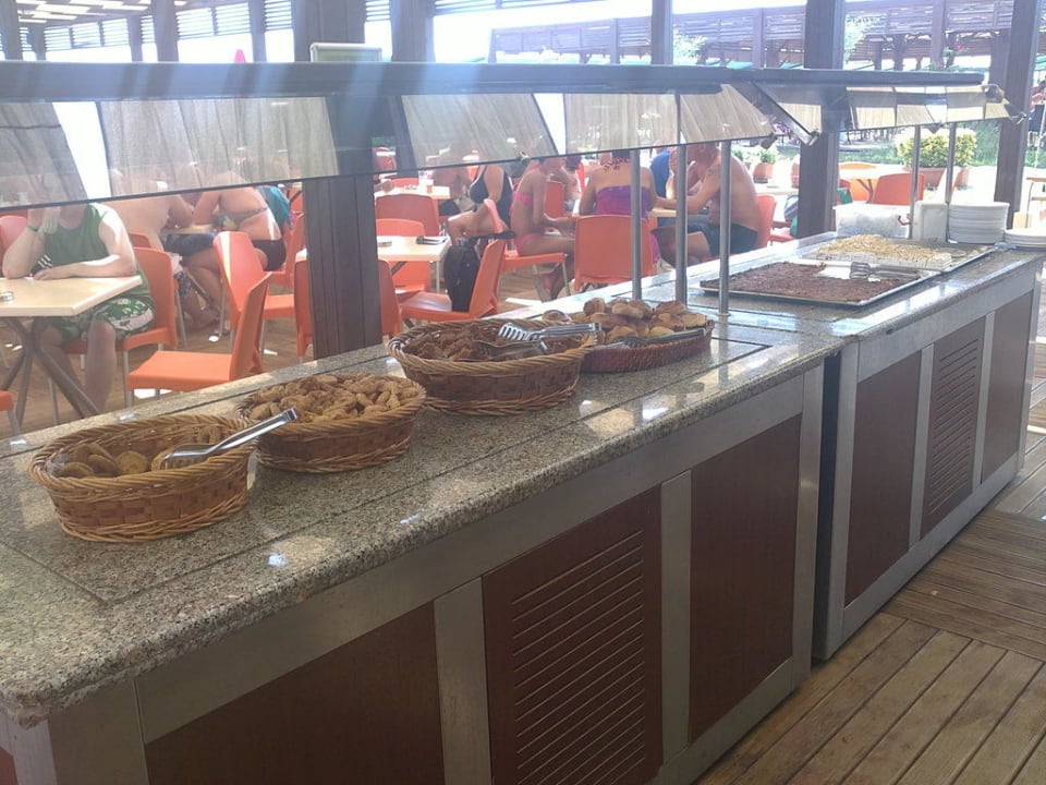 Strandbar Kaffee und Kuchen Side Breeze Hotel