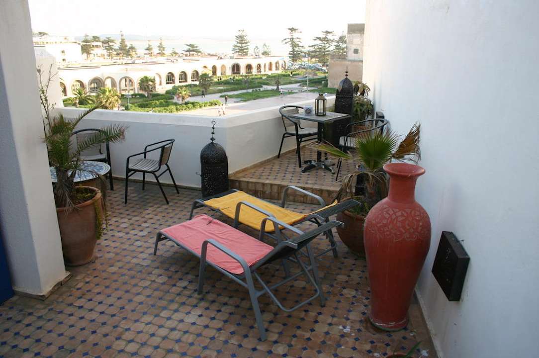 Tumbonas terraza  Hotel Riad Eowa