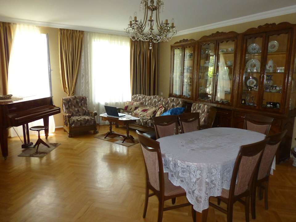 Gemeinschaftsraum mit TV Family Hotel Lago