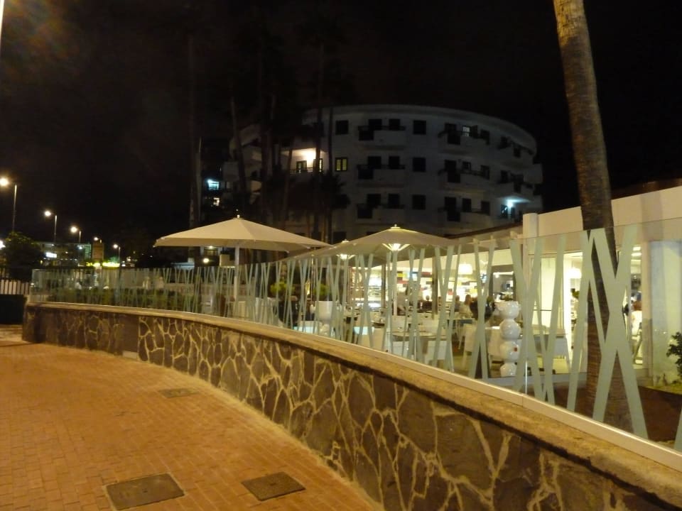 Restaurant von außen Hintereingang Servatur Playa Bonita