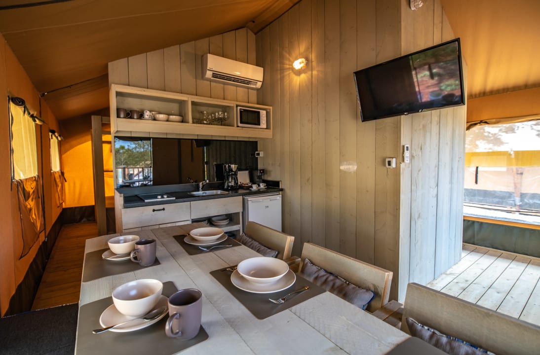 Zimmer Arena One 99 Glamping