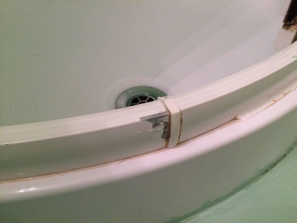 Duschkabine abgeschlagen Hotel Giorgione