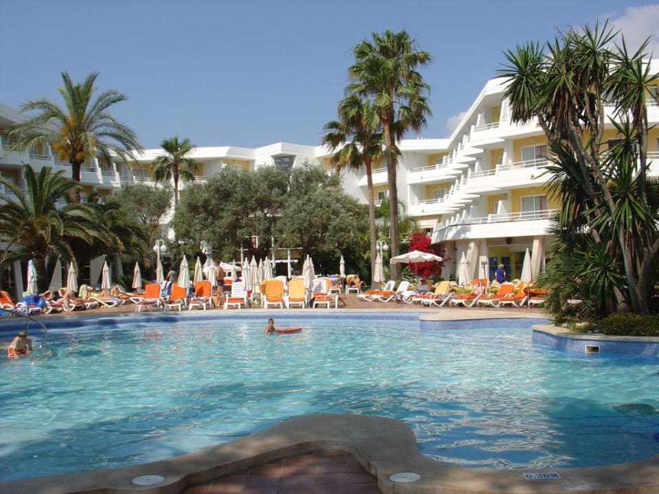 Poollandschaft für die Kleinen Iberostar Waves Playa de Muro