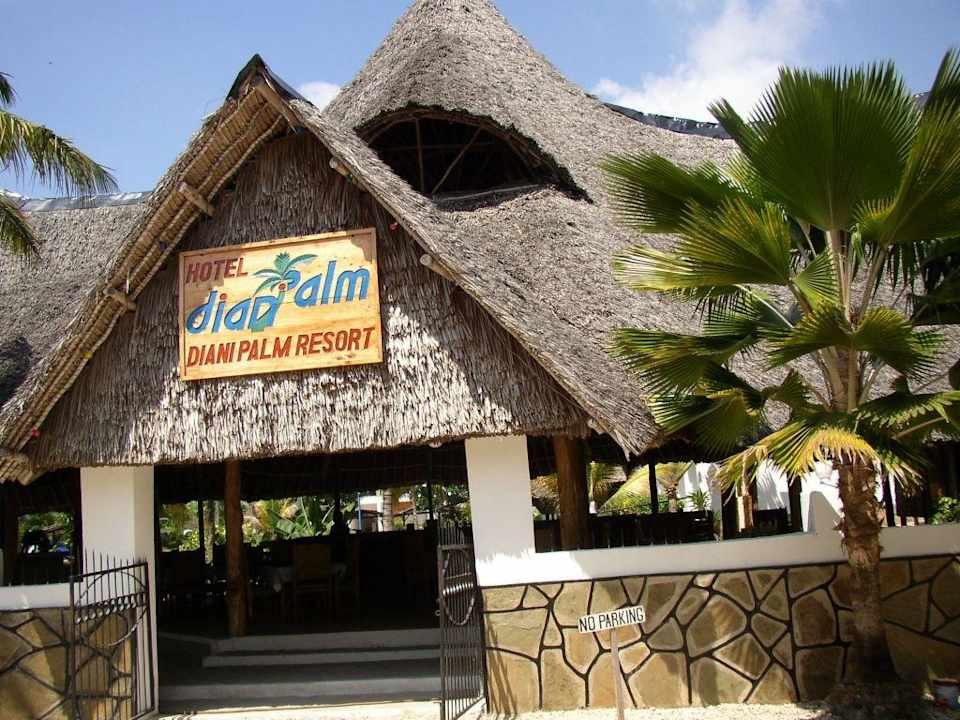 Eingang zum Hotel Diani Palm Resort Hotel Diani Palm Resort