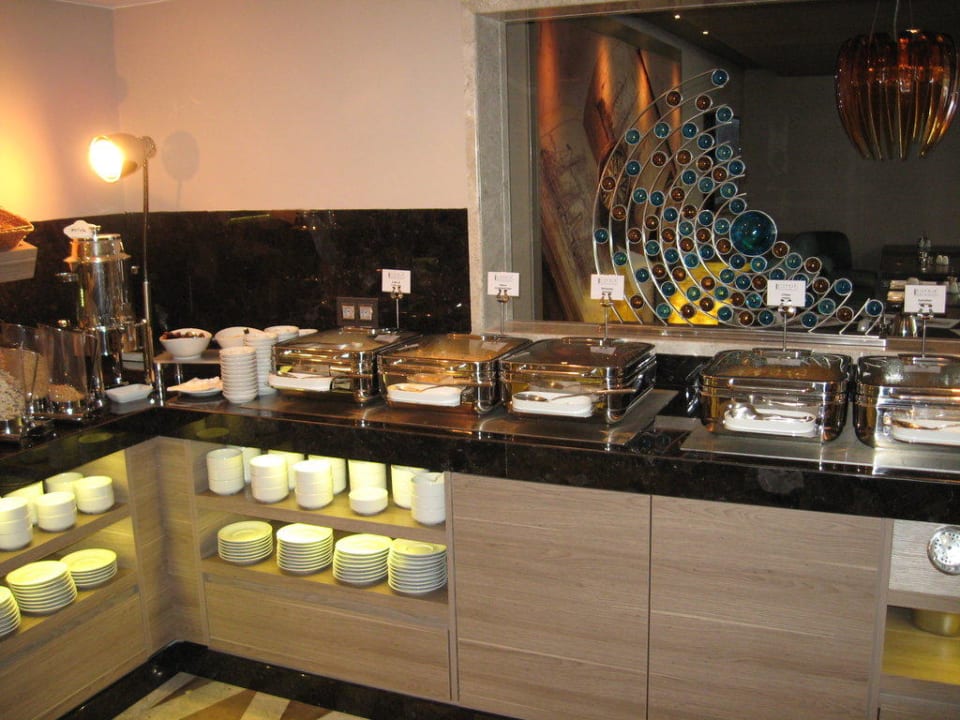 Warme Speisen TITANIC Comfort Berlin Mitte