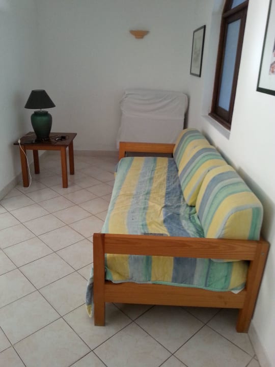 Etwas älteres Modell und Durchgesezen Monica Isabel Beach Club