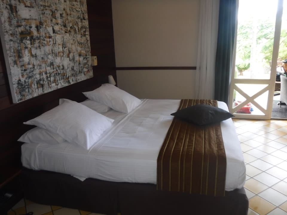 Zimmer Iloha Seaview Hotel