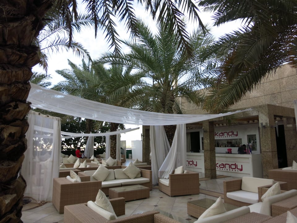 Gemütlich am Pool Shangri-La Hotel Dubai