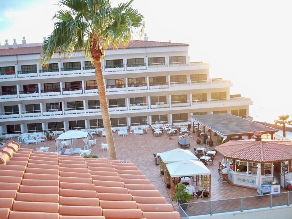 Blick auf die Hotelterrasse vom Appartment Melia La Palma Hotel