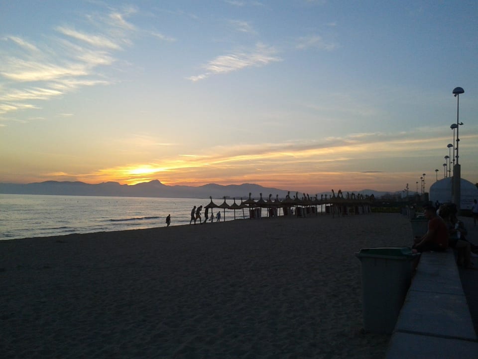 Sonnenuntergang am Strand allsun Hotel Cristóbal Colón