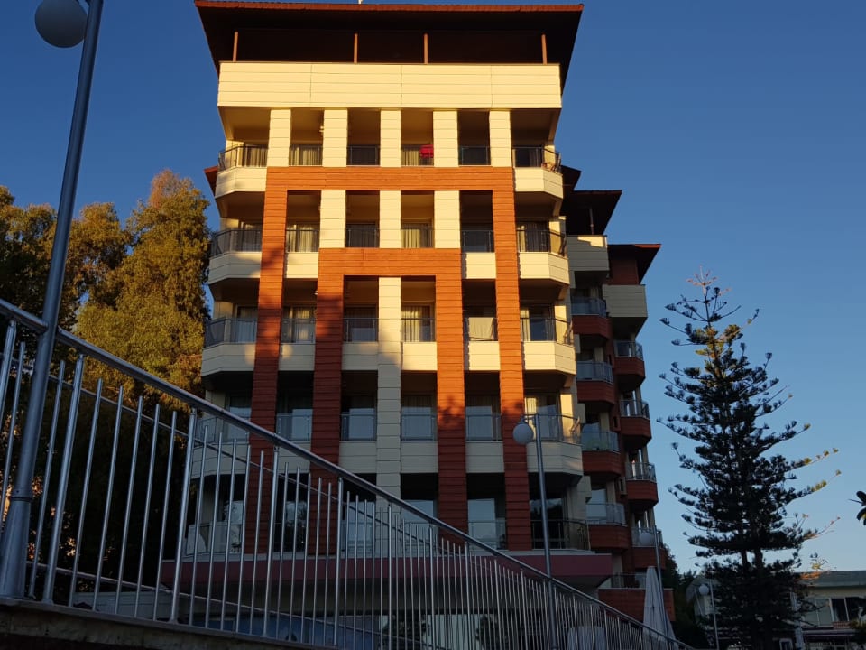 Außenansicht Hotel Sirma